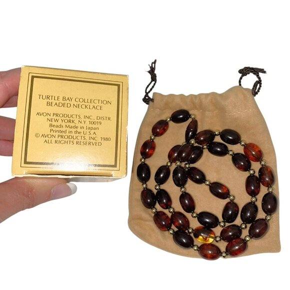 Vintage AVON Turtle Bay Collection Beaded Tortoise Look Necklace In Original Box - Picture 7 of 8